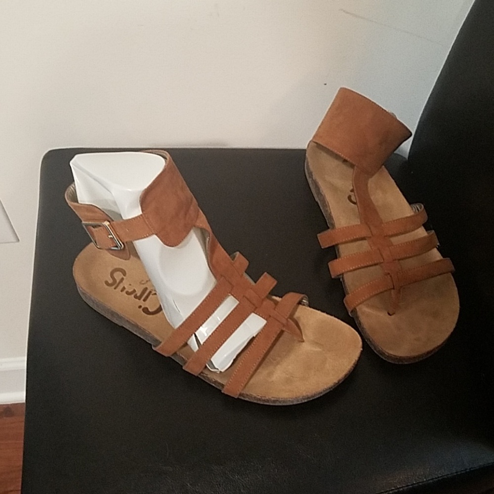 Sandals - Picture 2 of 4